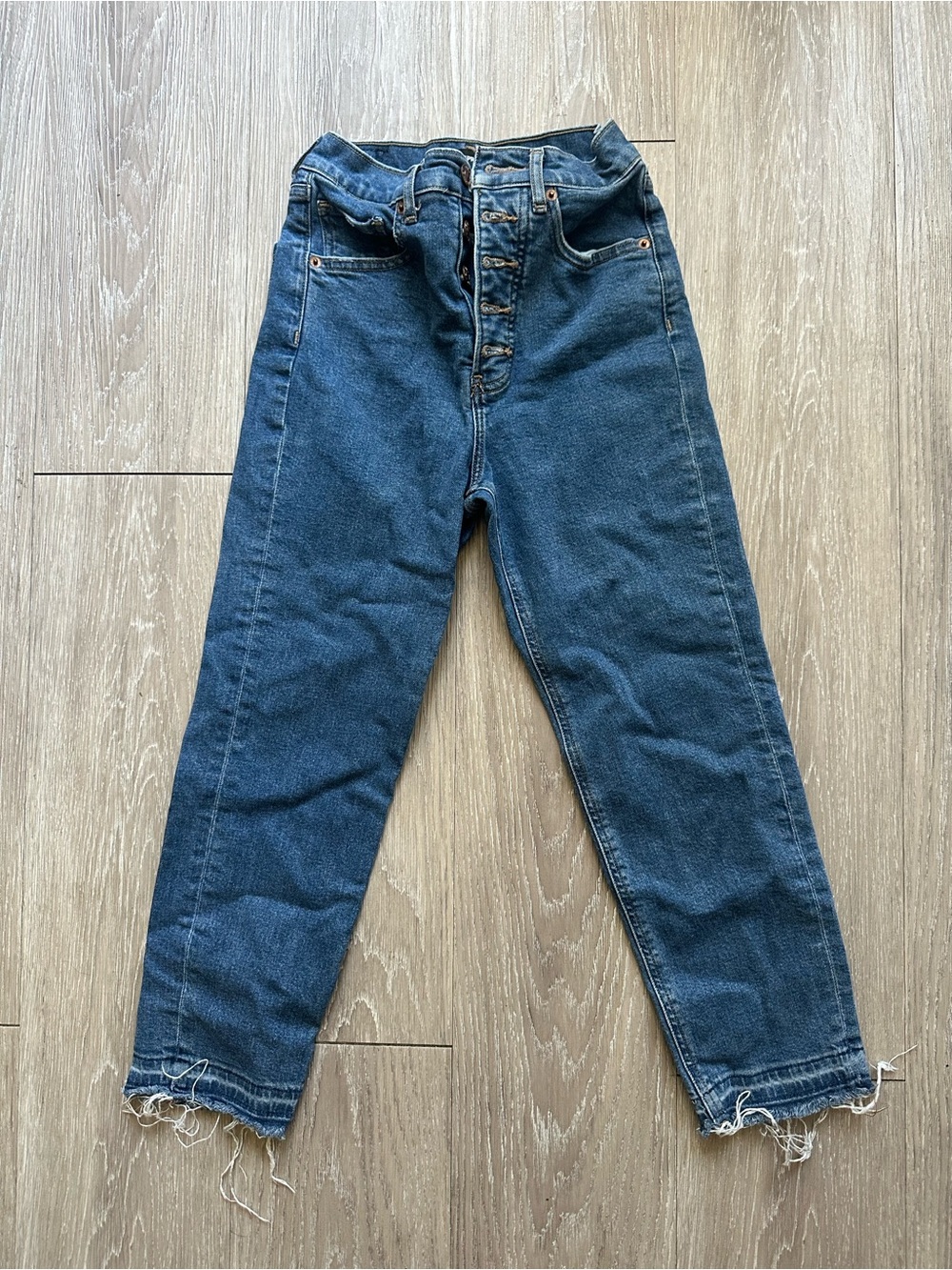 Express Super High Rise Mom Jean Cropped Capris